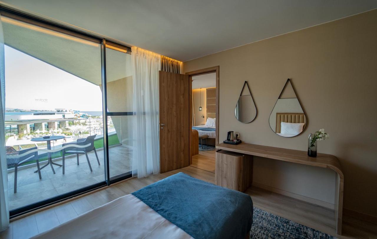 Wave Resort