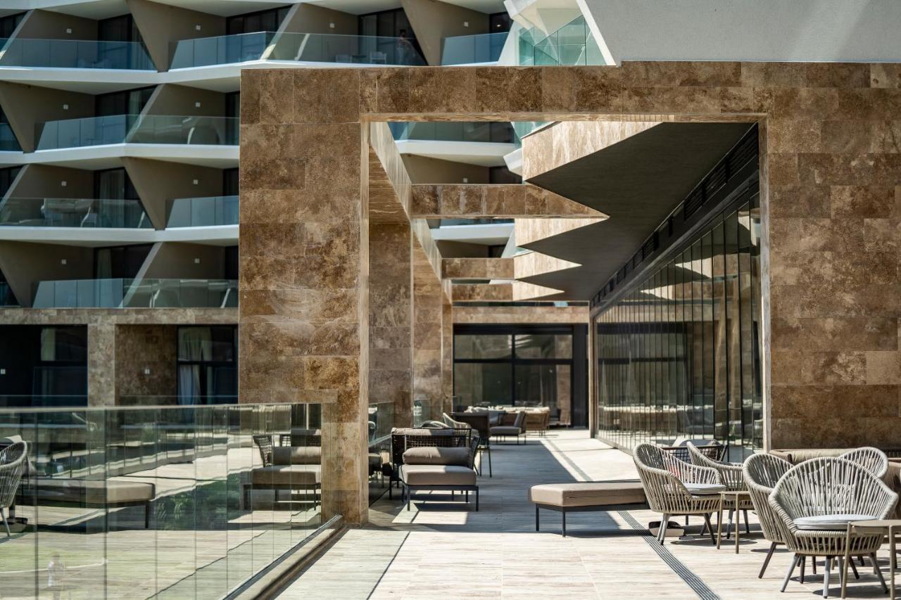 Resort Wave